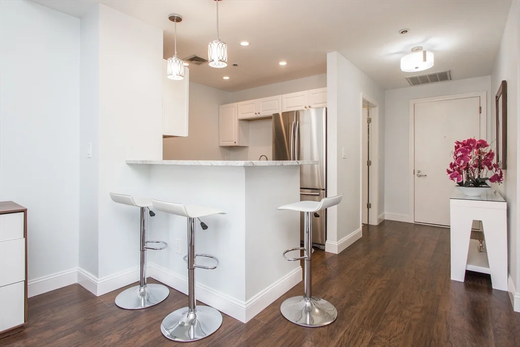 Studio bed, 1 bath apartment for rent at 300 Commercial St Unit 402, North End — photo 7 of 15
