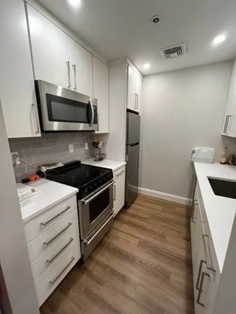 Studio bed, 1 bath apartment for rent at 300 Commercial St Unit 502, Waterfront — photo 2 of 13