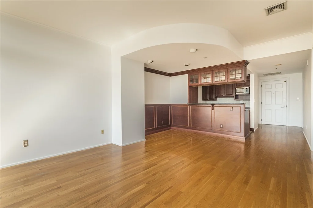 1 bed, 1 bath apartment for rent at 300 Commercial St Unit 606, North End — photo 4 of 23