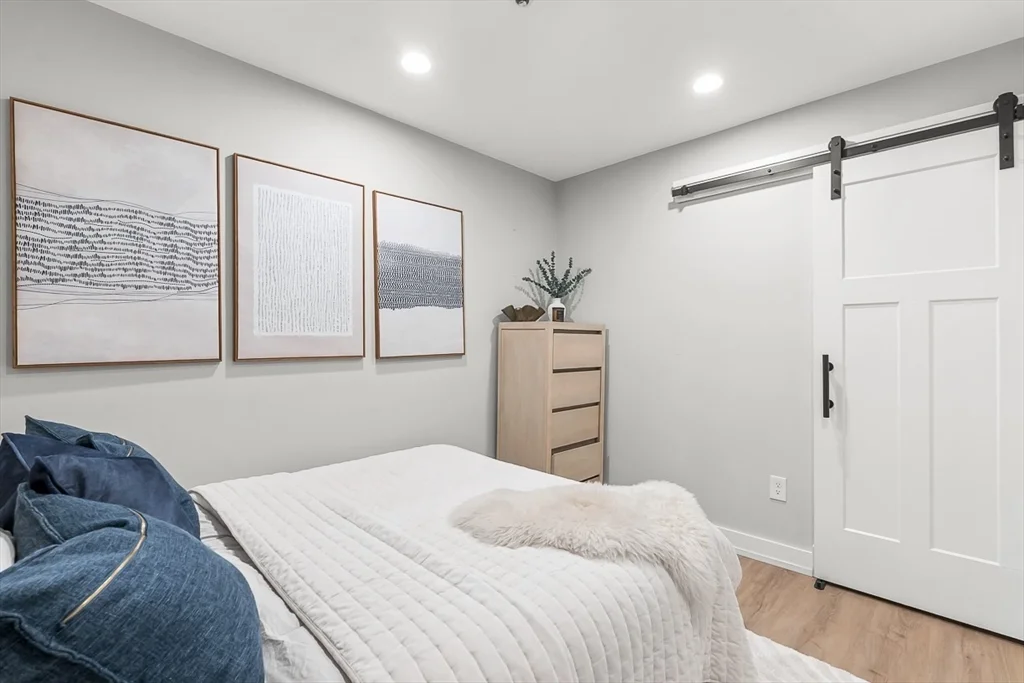 2 bed, 1 bath apartment for rent at 300 Commercial St Unit 709, Waterfront — photo 18 of 38