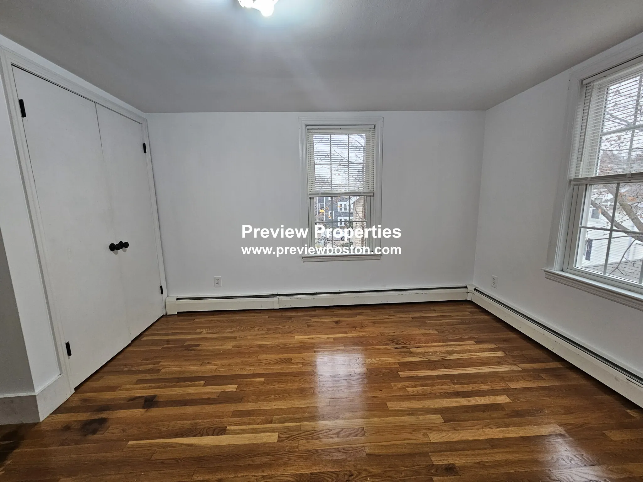 4 bed, 2 bath apartment for rent at 300 Faneuil St Unit 2, Oak Square — photo 3 of 14