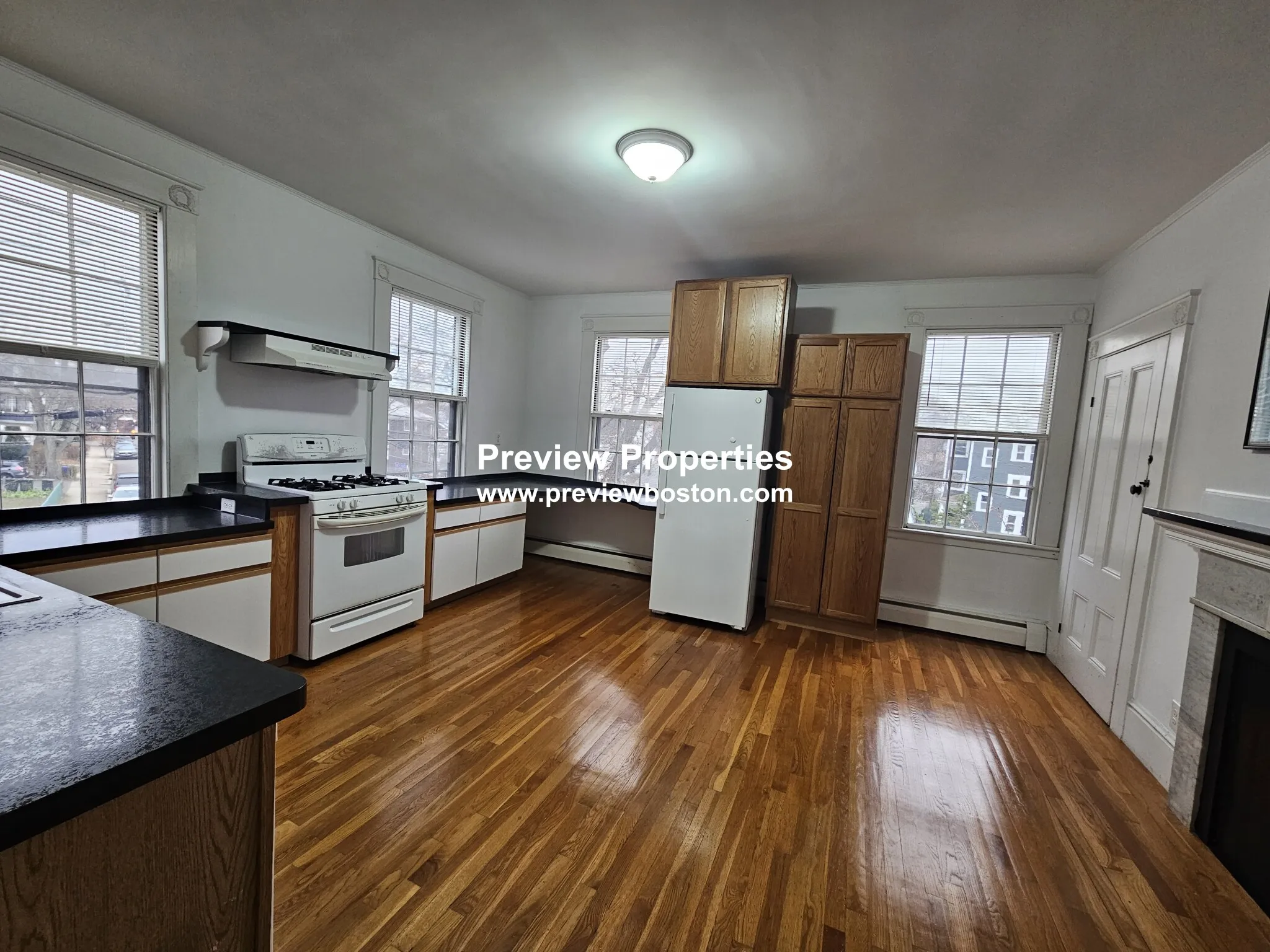 4 bed, 2 bath apartment for rent at 300 Faneuil St Unit 2P, Oak Square — photo 9 of 14