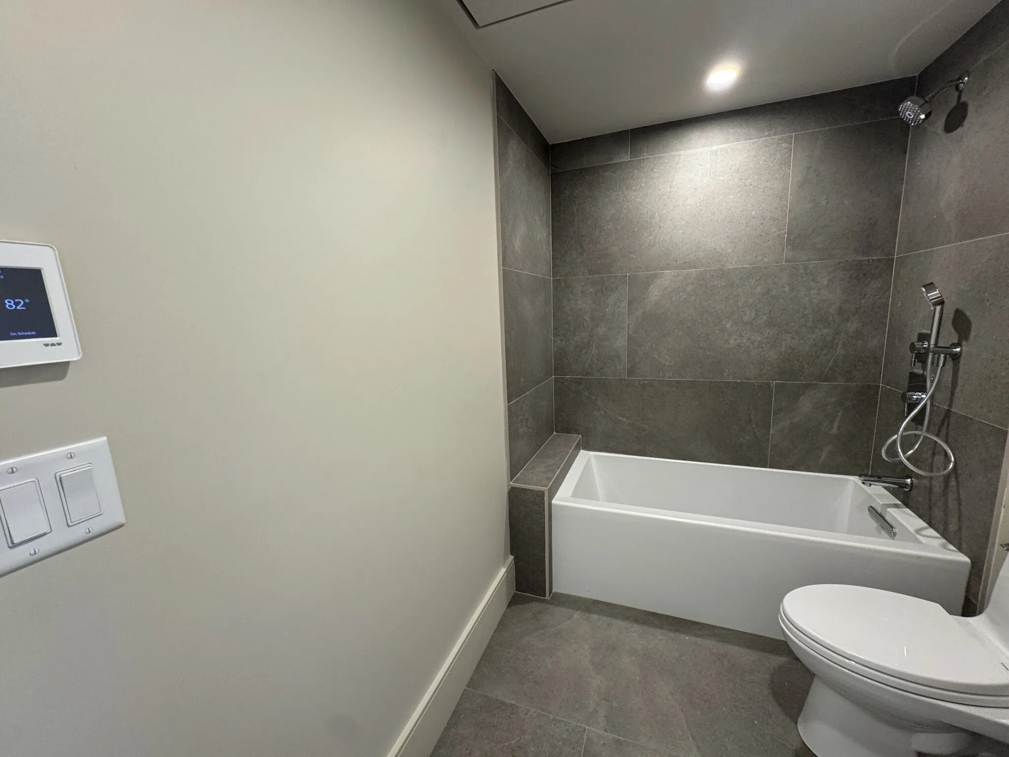 1 bed, 1 bath apartment for rent at 300 Franklin St Unit 2, Riverside — photo 13 of 26