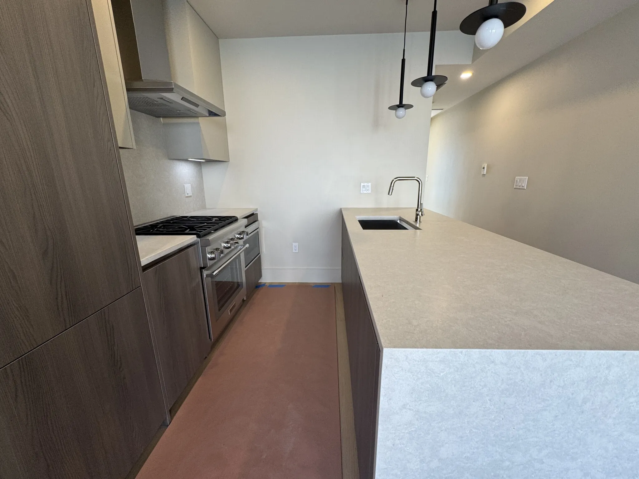 1 bed, 1 bath apartment for rent at 300 Franklin St Unit 2, Riverside — photo 1 of 26