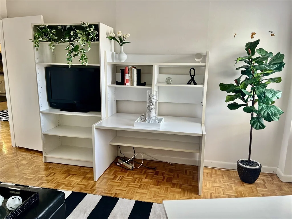 2 bed, 2 bath apartment for rent at 300 Lynn Shore Dr Unit 802, Lynn — photo 16 of 29