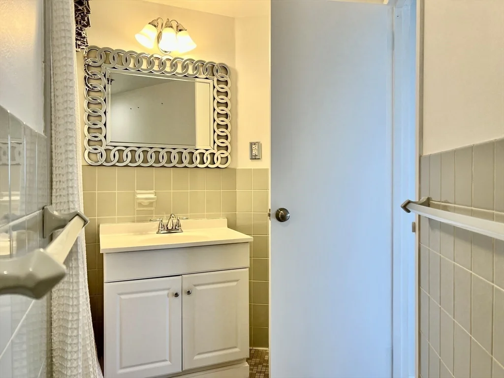 2 bed, 2 bath apartment for rent at 300 Lynn Shore Dr Unit 802, Lynn — photo 25 of 29