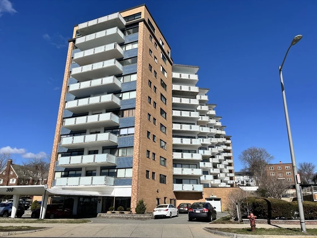 2 bed, 2 bath apartment for rent at 300 Lynn Shore Dr Unit 802, Lynn — photo 2 of 29