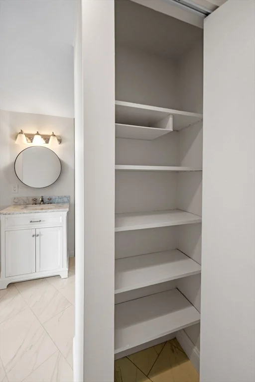 2 bed, 2 bath apartment for rent at 300 Lynnshore Dr Unit 911, Diamond District — photo 20 of 29
