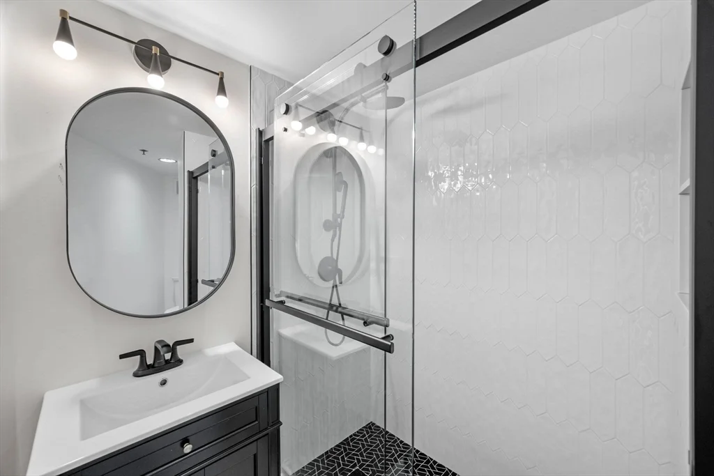 2 bed, 2 bath apartment for rent at 300 Lynnshore Dr Unit 911, Diamond District — photo 18 of 29