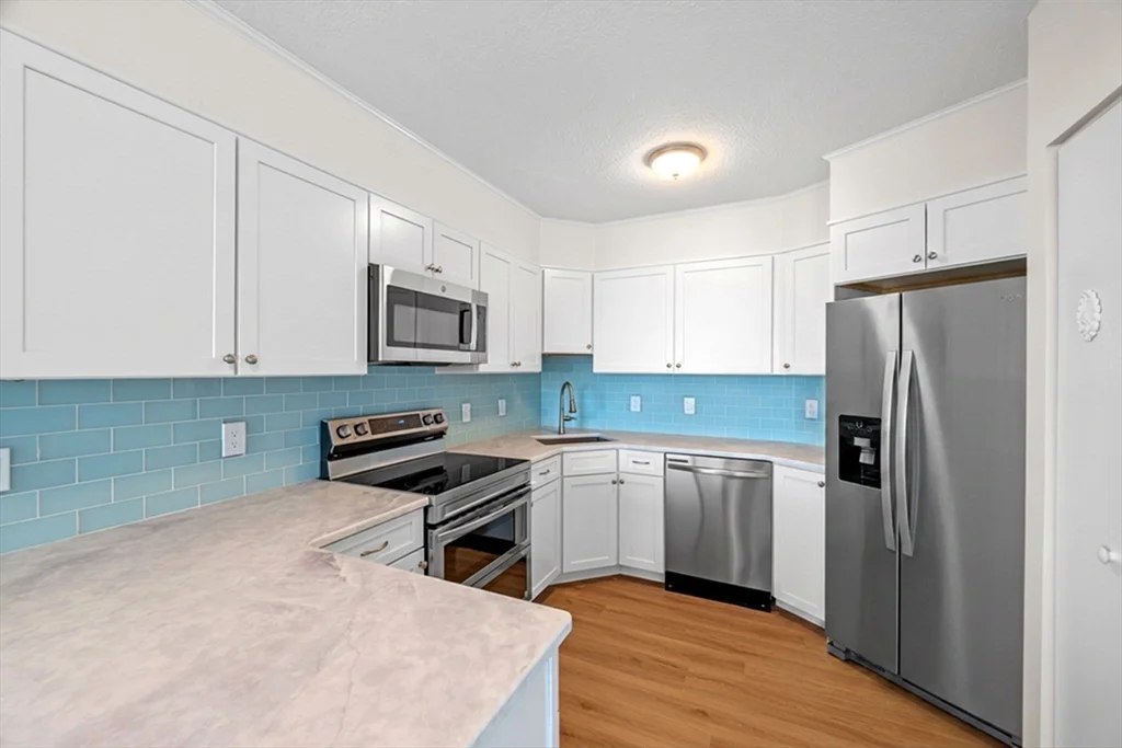 2 bed, 2 bath apartment for rent at 300 Lynnshore Dr Unit 911, Diamond District — photo 4 of 29