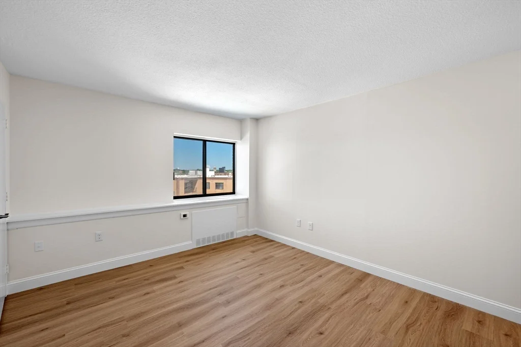2 bed, 2 bath apartment for rent at 300 Lynnshore Dr Unit 911, Diamond District — photo 24 of 29