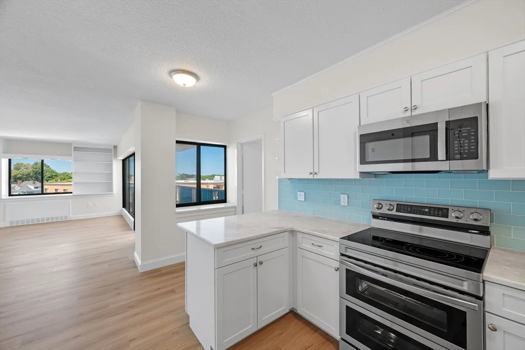2 bed, 2 bath apartment for rent at 300 Lynnshore Dr Unit 911, Diamond District — photo 6 of 29