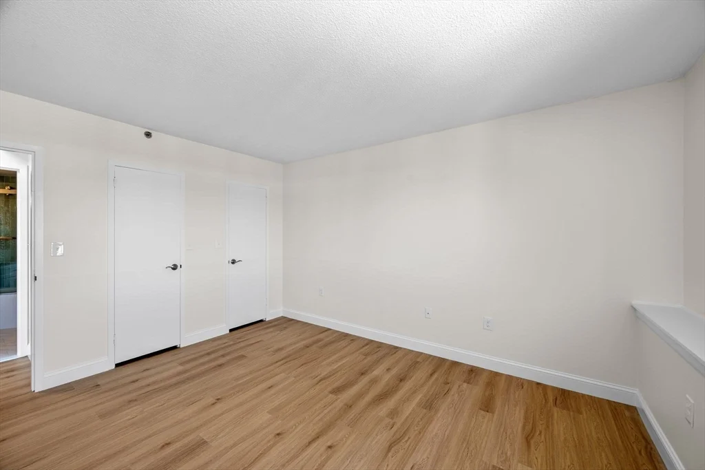 2 bed, 2 bath apartment for rent at 300 Lynnshore Dr Unit 911, Diamond District — photo 15 of 29