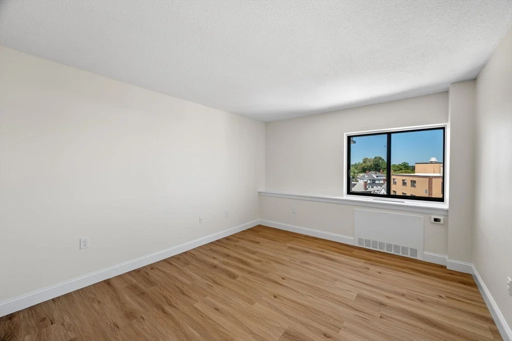 2 bed, 2 bath apartment for rent at 300 Lynnshore Dr Unit 911, Diamond District — photo 14 of 29