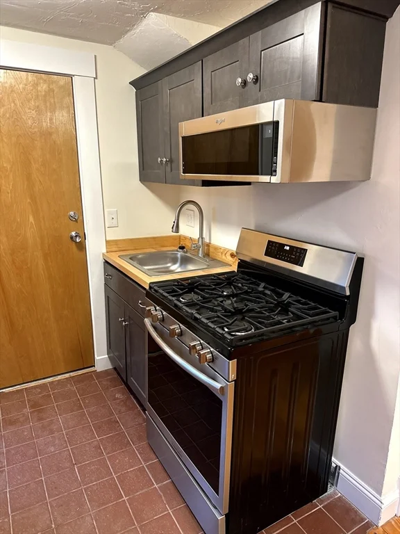 Studio bed, 1 bath apartment for rent at 300 Main St Unit 1, Southbridge — photo 1 of 6