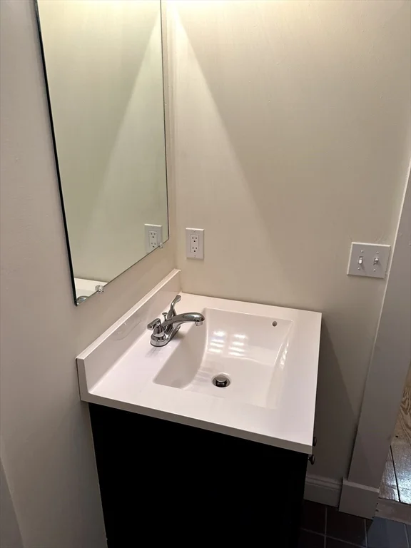 Studio bed, 1 bath apartment for rent at 300 Main St Unit 4, Southbridge — photo 6 of 6