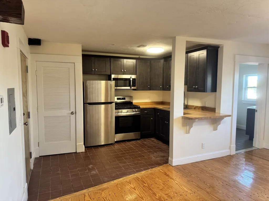 Studio bed, 1 bath apartment for rent at 300 Main St Unit 6, Southbridge — photo 6 of 8