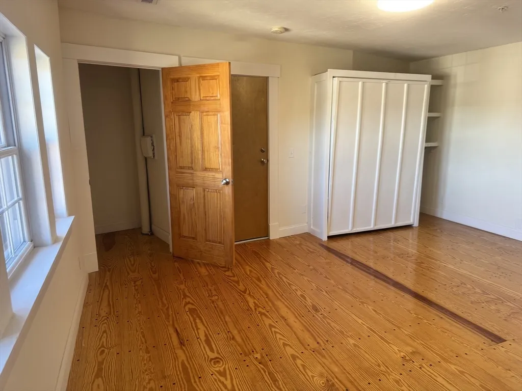 Studio bed, 1 bath apartment for rent at 300 Main St Unit 6, Southbridge — photo 4 of 8