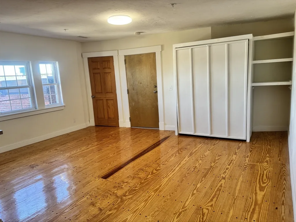 Studio bed, 1 bath apartment for rent at 300 Main St Unit 6, Southbridge — photo 3 of 8