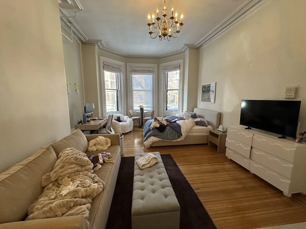 Studio bed, 1 bath apartment for rent at 300 Marlborough St Unit 3, Back Bay — photo 1 of 6