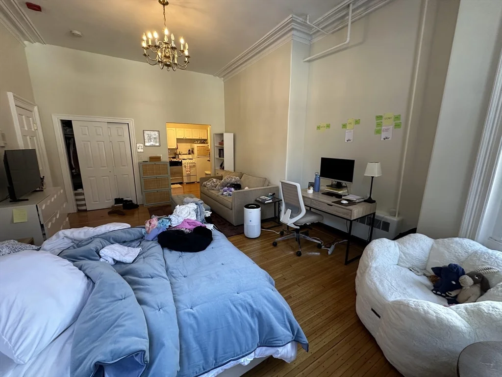 Studio bed, 1 bath apartment for rent at 300 Marlborough St Unit 3, Back Bay — photo 4 of 6
