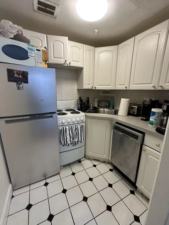 1 bed, 1 bath apartment for rent at 300 Marlborough St Unit 8, Back Bay — photo 6 of 9