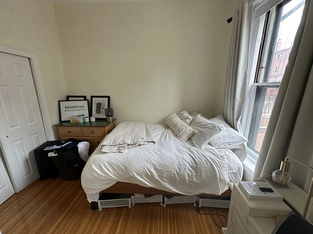 1 bed, 1 bath apartment for rent at 300 Marlborough St Unit 8, Back Bay — photo 8 of 9