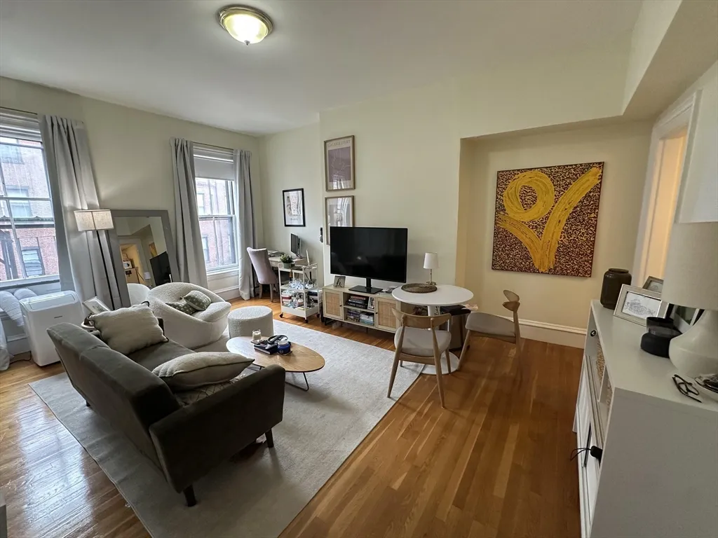 1 bed, 1 bath apartment for rent at 300 Marlborough St Unit 8, Back Bay