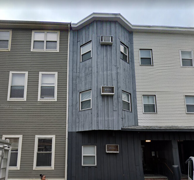 1 bed, 1 bath apartment for rent at 300 Meridian St Unit 2, Central Square — photo 5 of 6