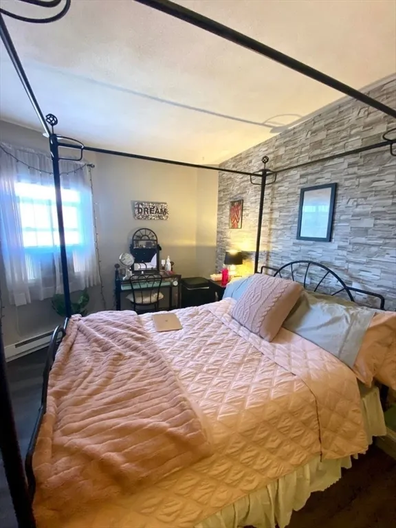 1 bed, 1 bath apartment for rent at 300 Meridian St Unit 5, Central Square — photo 4 of 6