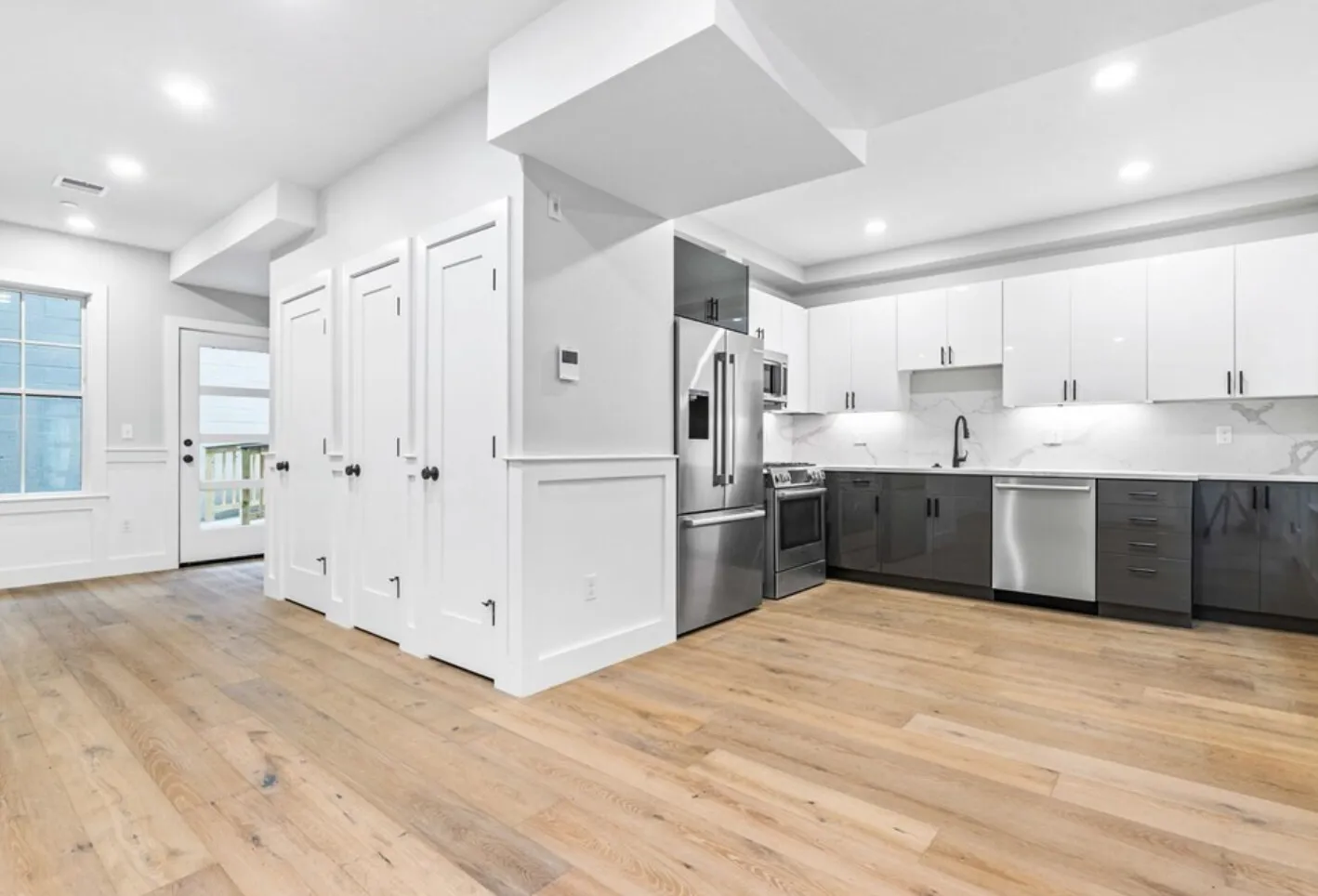 2 bed, 1.5 bath apartment for rent at 300 Somerville Ave Unit 300A, Ward Two — photo 6 of 18