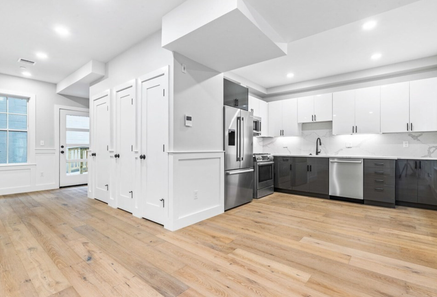 2 bed, 1.5 bath apartment for rent at 300 Somerville Ave Unit 300B, Ward Two — photo 4 of 16