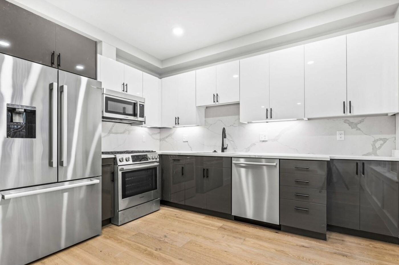 2 bed, 1.5 bath apartment for rent at 300 Somerville Ave Unit 300B, Ward Two — photo 2 of 16