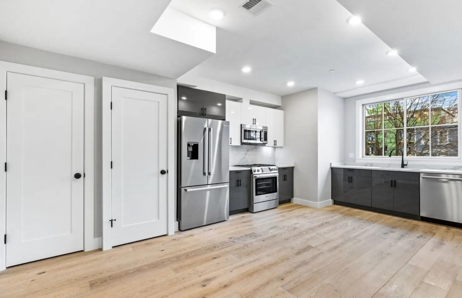 2 bed, 2.5 bath apartment for rent at 300 Somerville Ave Unit G, Ward Two — photo 6 of 18