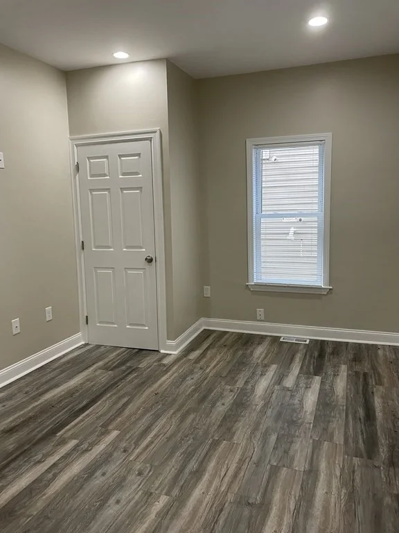 3 bed, 1 bath apartment for rent at 300 Spruce St Unit 1, Chelsea — photo 2 of 5
