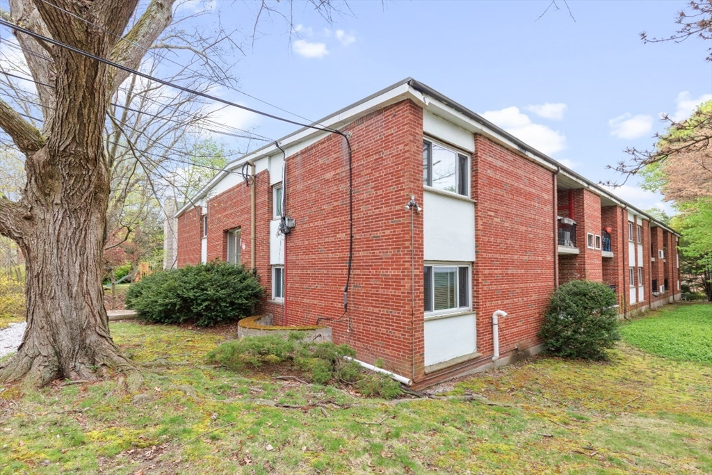 2 bed, 2 bath apartment for rent at 300 Tremont St Unit 2, Newton — photo 17 of 18