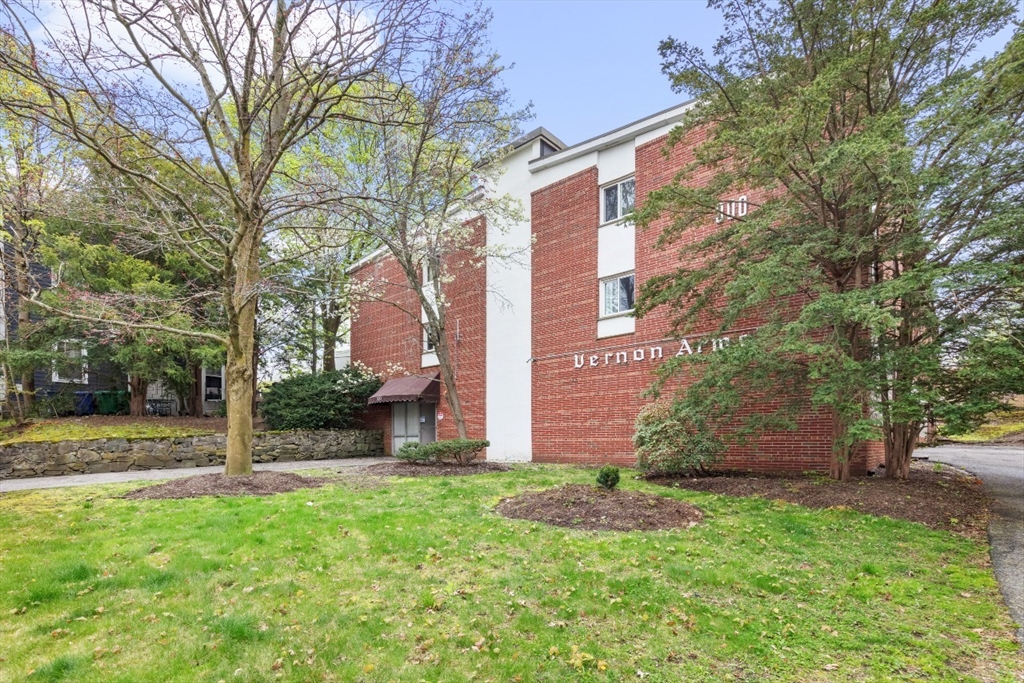 2 bed, 2 bath apartment for rent at 300 Tremont St Unit 2, Newton — photo 18 of 18