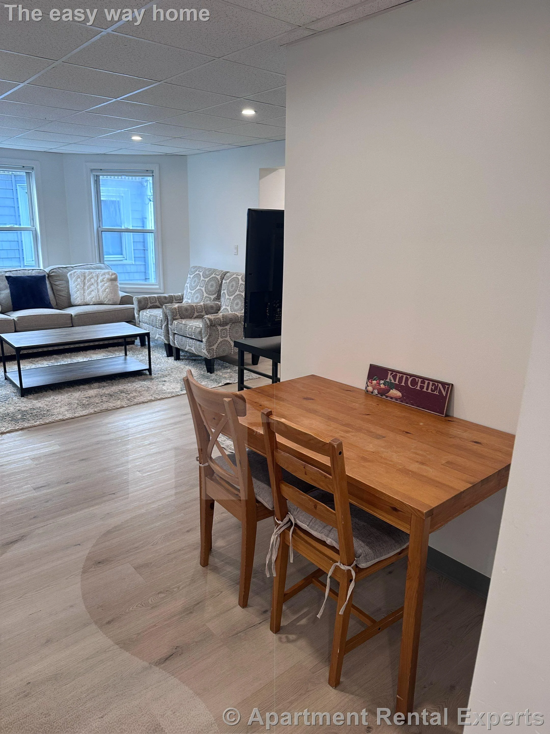 4 bed, 2 bath apartment for rent at 301-303 Boston Ave Unit 2, Tufts — photo 4 of 22