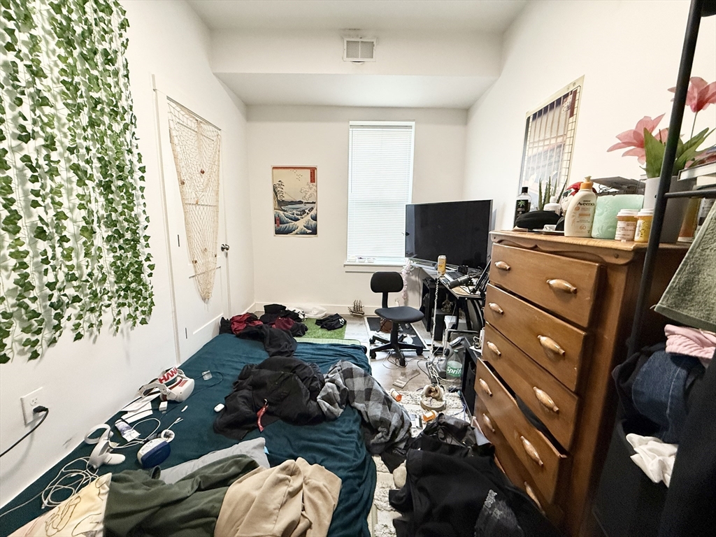 4 bed, 2 bath apartment for rent at 303 Dudley St Unit 1, Roxbury — photo 5 of 8