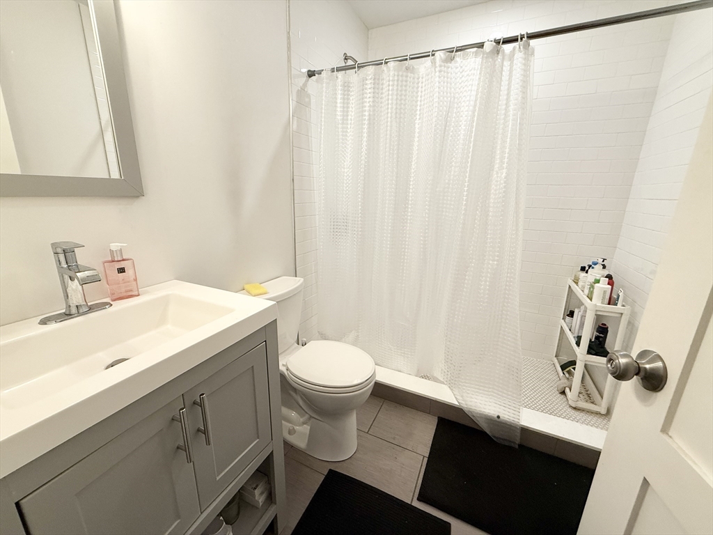 4 bed, 2 bath apartment for rent at 303 Dudley St Unit 1, Roxbury — photo 8 of 8