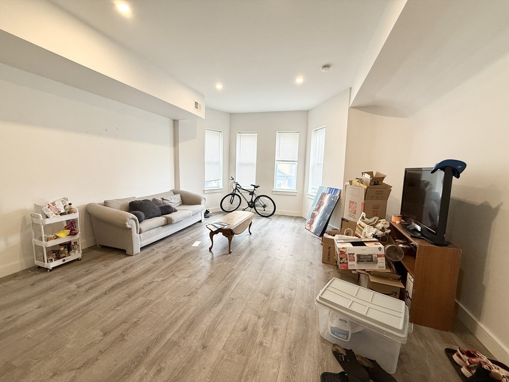4 bed, 2 bath apartment for rent at 303 Dudley St Unit 1, Roxbury — photo 2 of 8