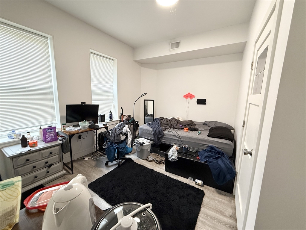 4 bed, 2 bath apartment for rent at 303 Dudley St Unit 1, Roxbury — photo 6 of 8