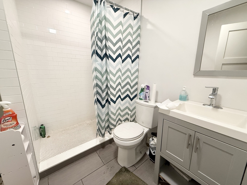 4 bed, 2 bath apartment for rent at 303 Dudley St Unit 1, Roxbury — photo 7 of 8