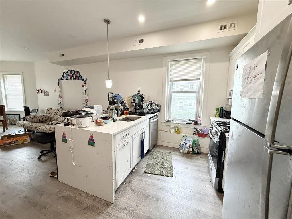 4 bed, 1 bath apartment for rent at 303 Dudley St Unit 2, Roxbury — photo 1 of 10