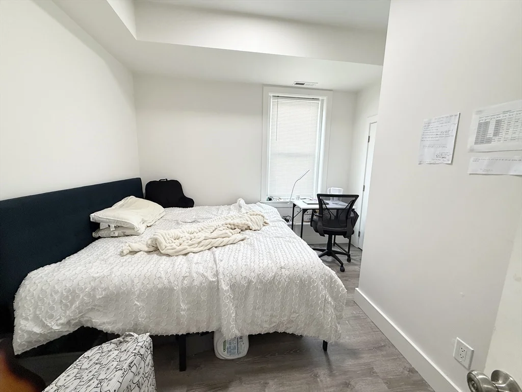 4 bed, 1 bath apartment for rent at 303 Dudley St Unit 2, Roxbury — photo 4 of 10