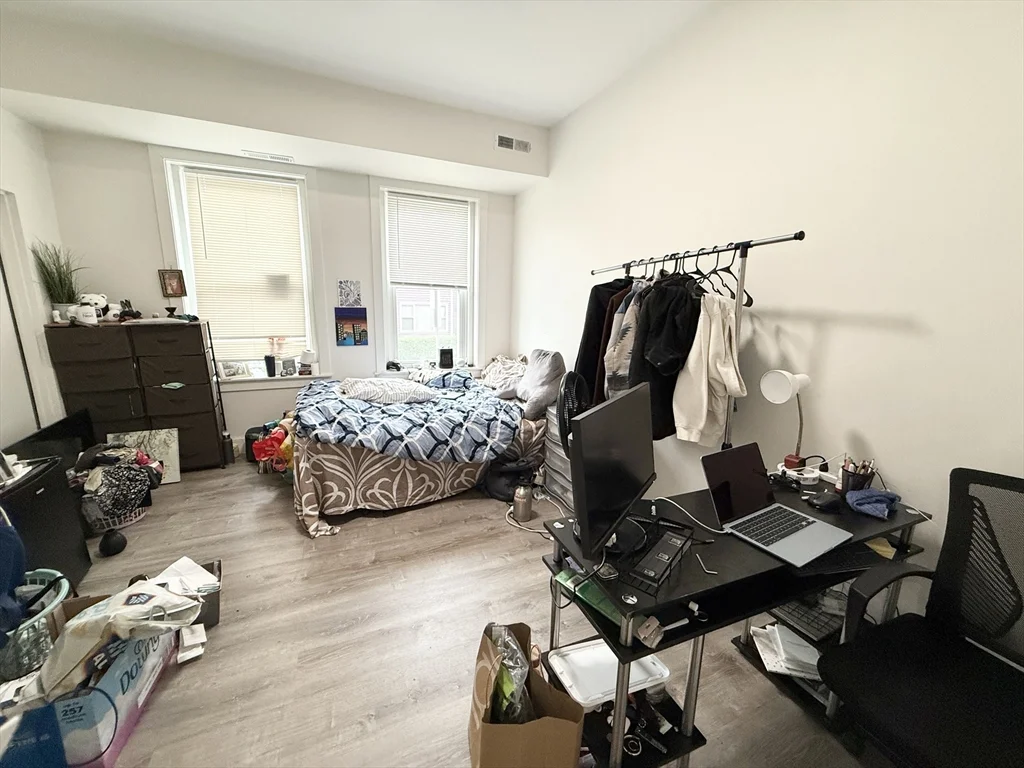 4 bed, 1 bath apartment for rent at 303 Dudley St Unit 2, Roxbury — photo 6 of 10