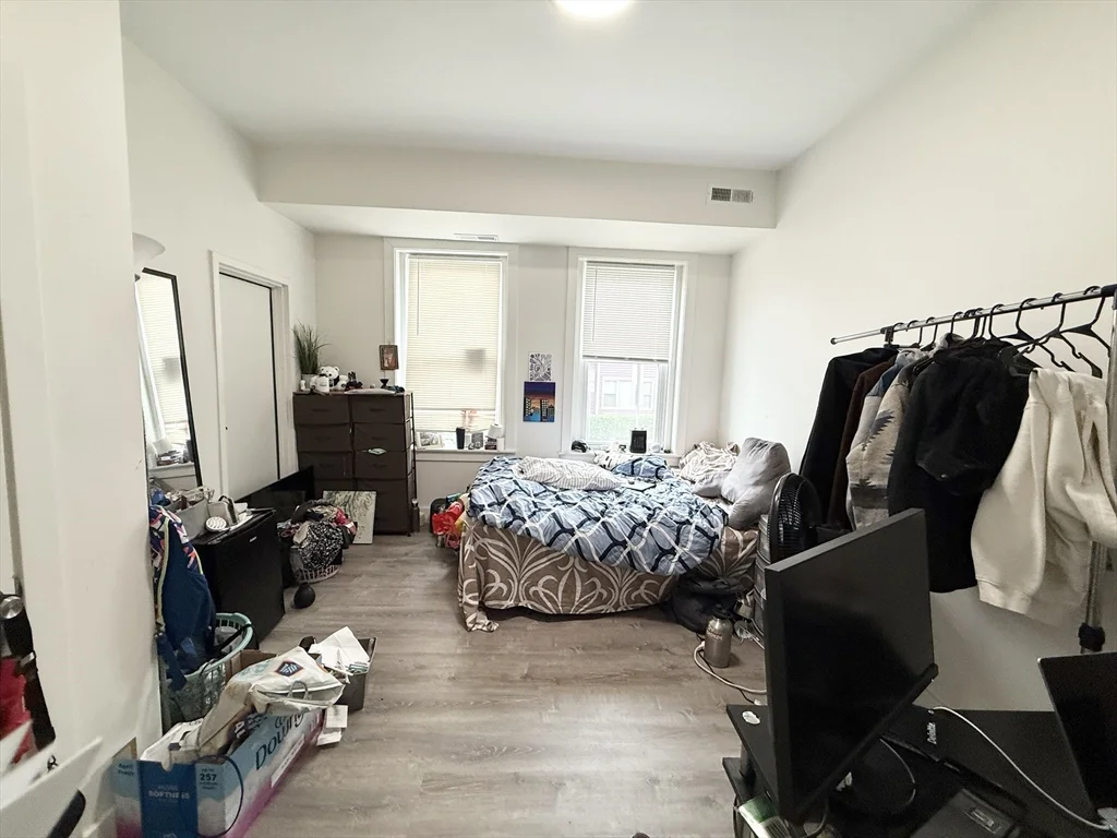 4 bed, 1 bath apartment for rent at 303 Dudley St Unit 2, Roxbury — photo 5 of 10