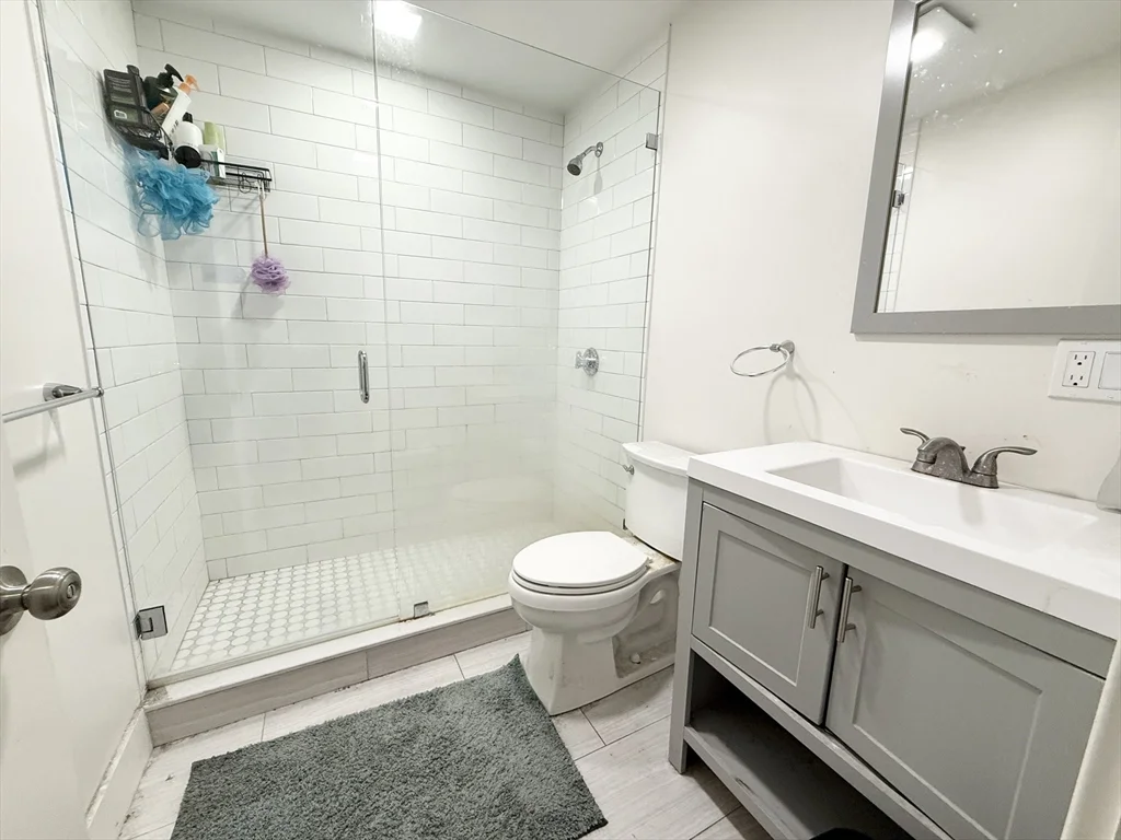4 bed, 1 bath apartment for rent at 303 Dudley St Unit 2, Roxbury — photo 9 of 10