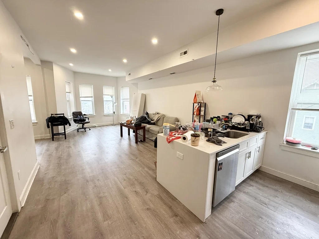 4 bed, 2 bath apartment for rent at 303 Dudley St Unit 4, Roxbury — photo 3 of 13