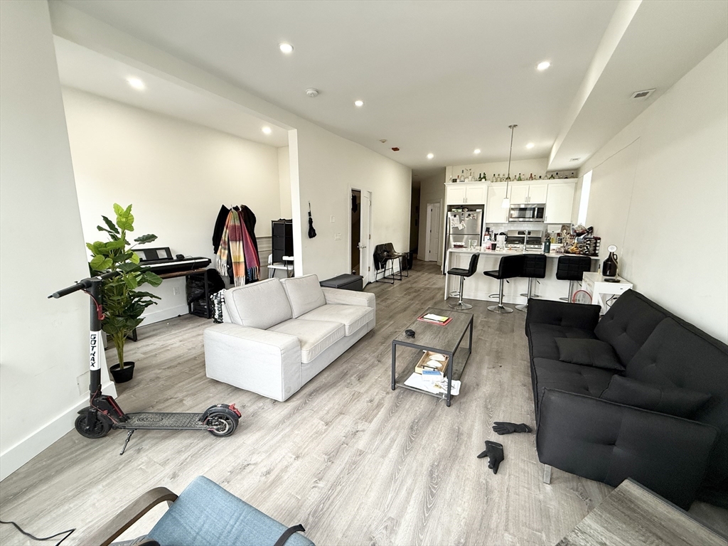 4 bed, 2 bath apartment for rent at 303 Dudley St Unit 5, Roxbury — photo 3 of 8